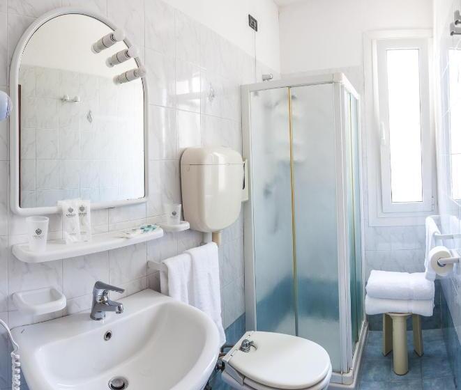 Отель Christian