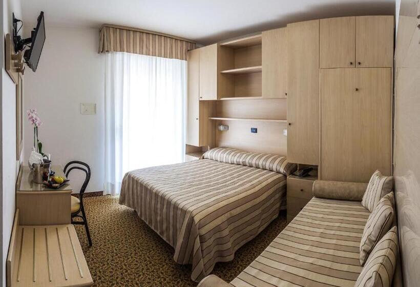 Отель Christian