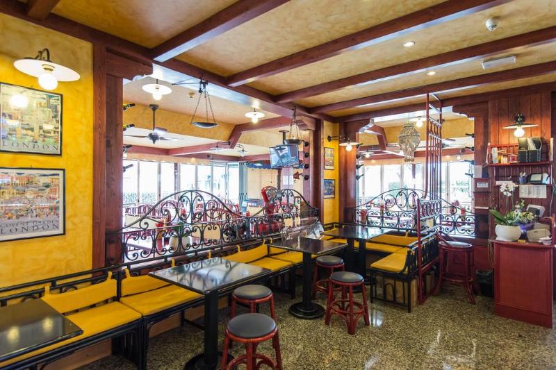 Отель Christian