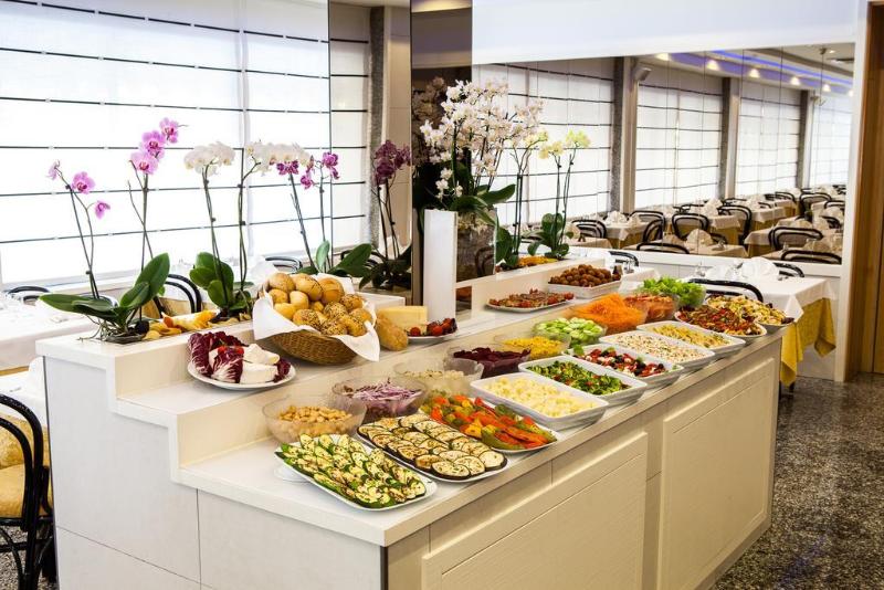 Отель Christian