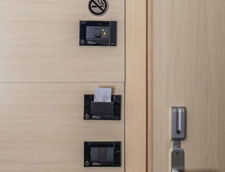 Отель Christian