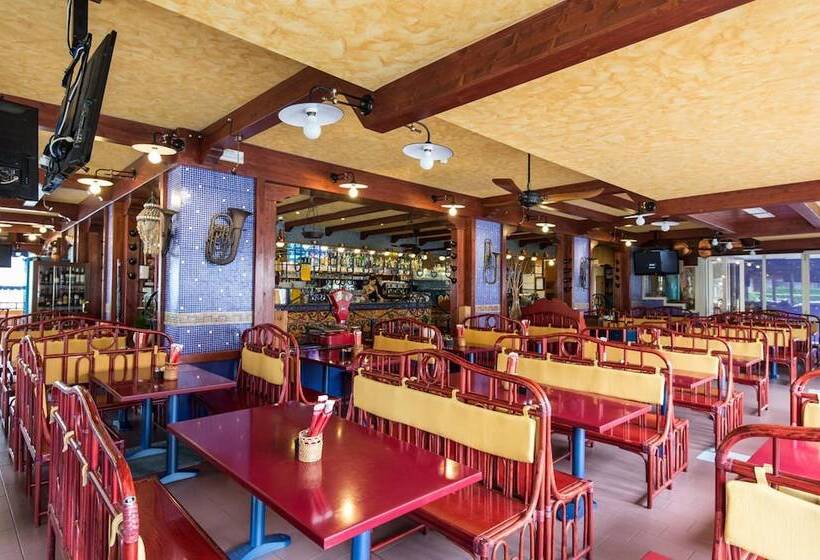 Отель Christian