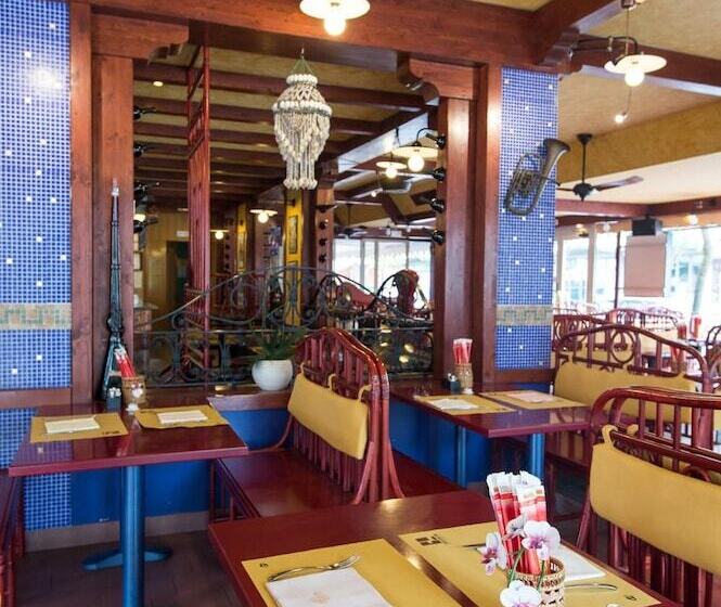 Отель Christian