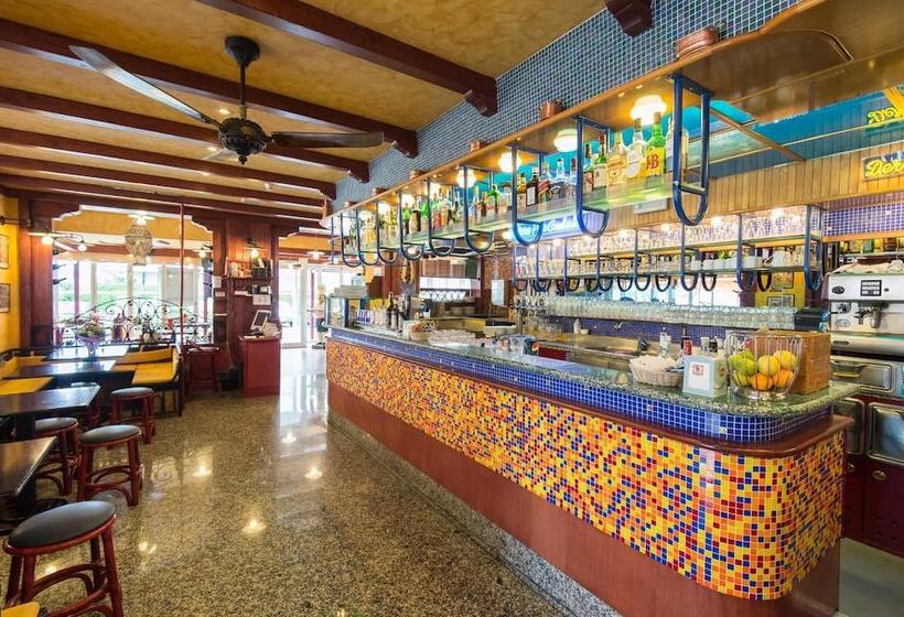 Отель Christian