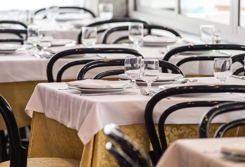 Отель Christian