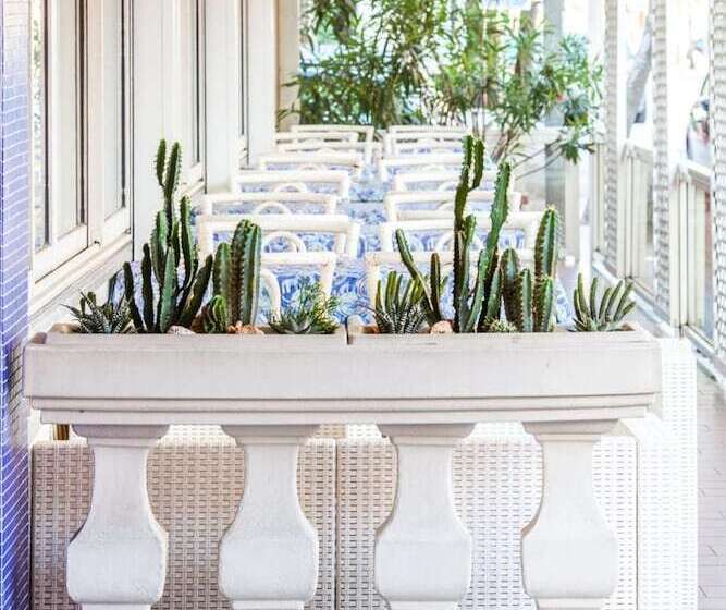 Отель Christian