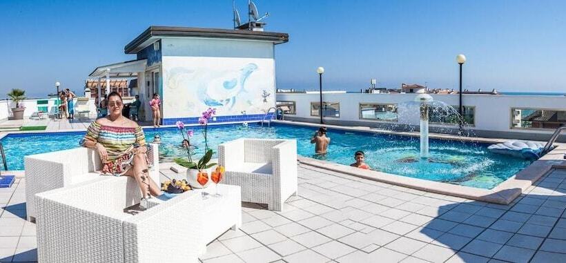 Отель Christian