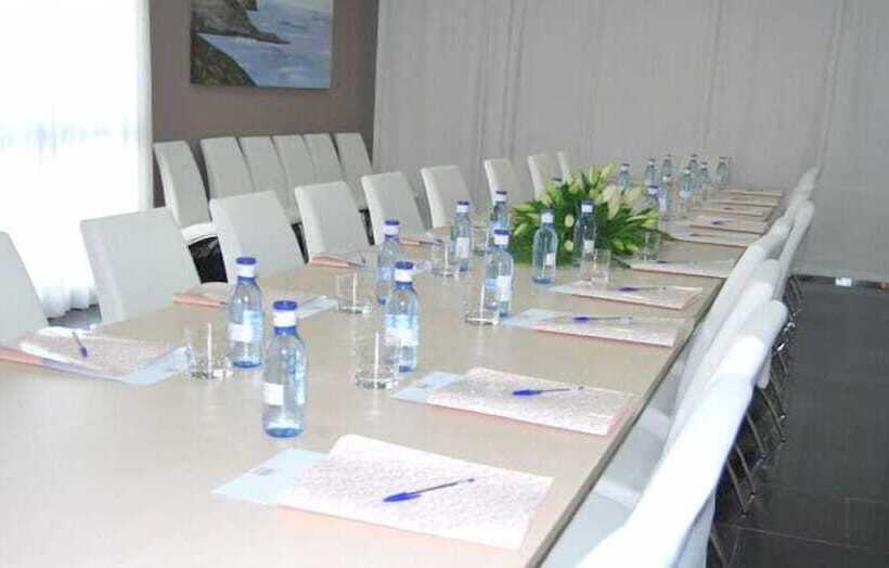 فندق Cuatro Hermanas