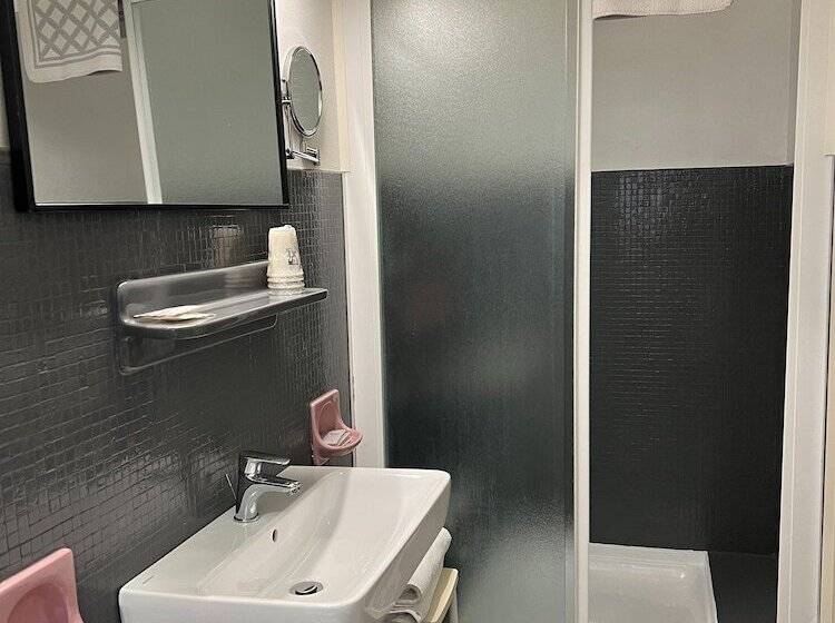 ホテル Deanna Golf