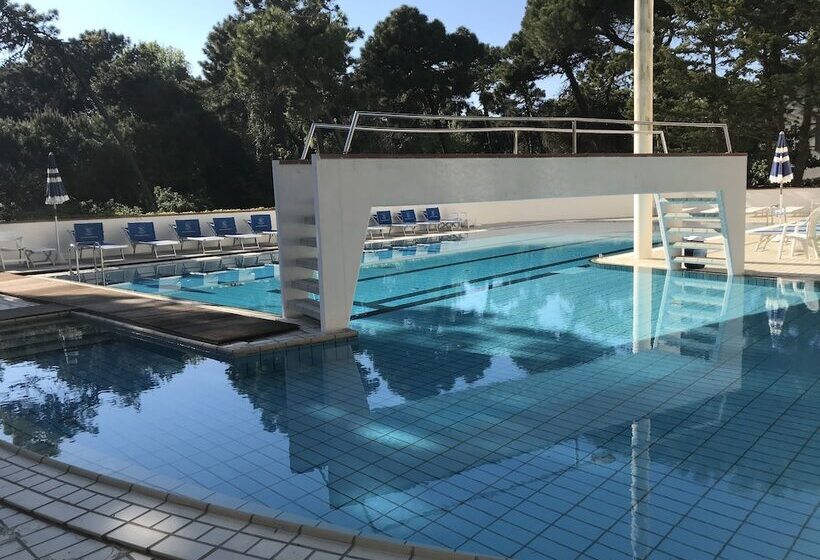 ホテル Deanna Golf