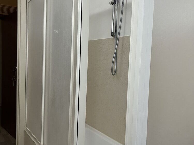 ホテル Deanna Golf