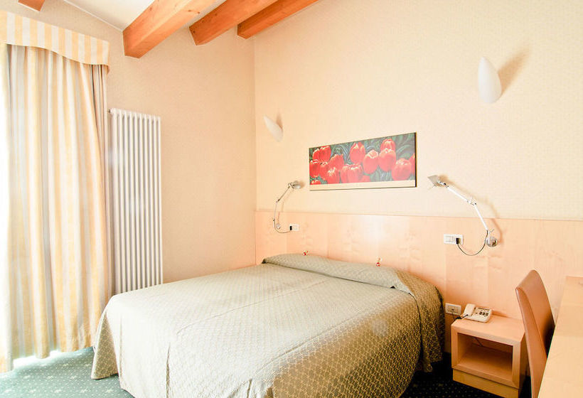 בית מלון כפרי Flora