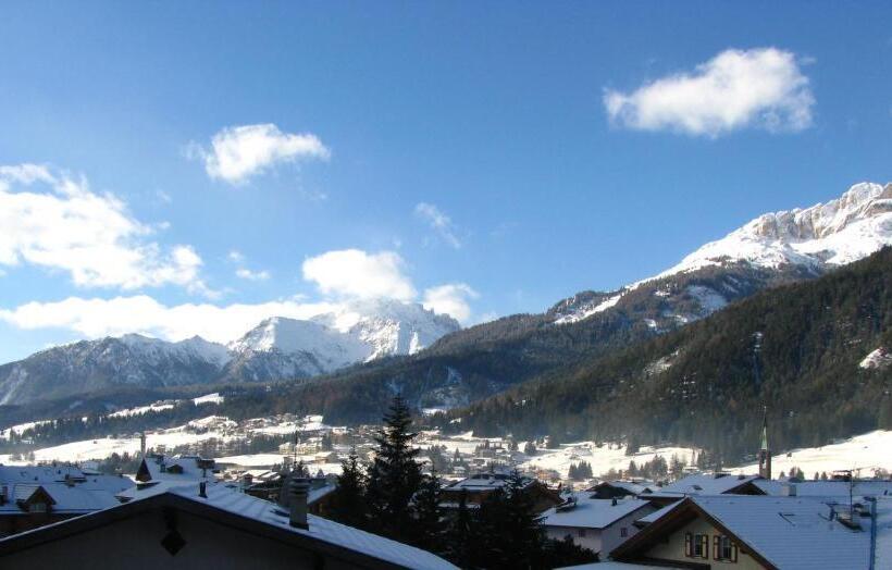 Отель Nès Crépes