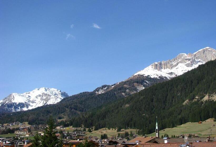 Отель Nès Crépes