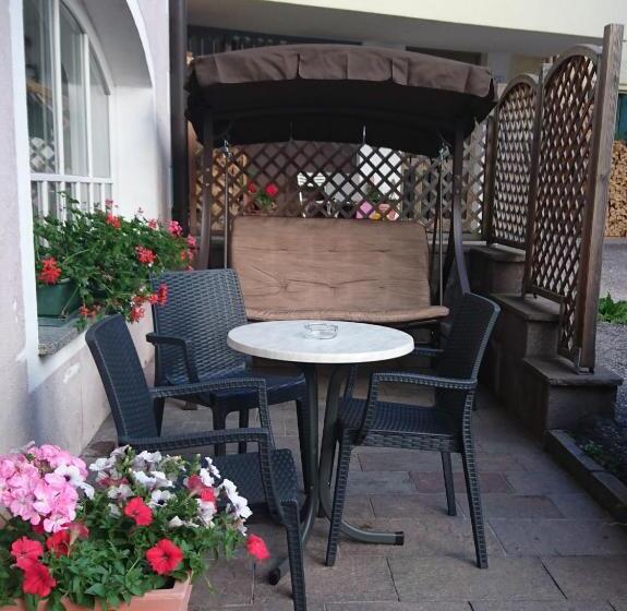 Отель Nès Crépes