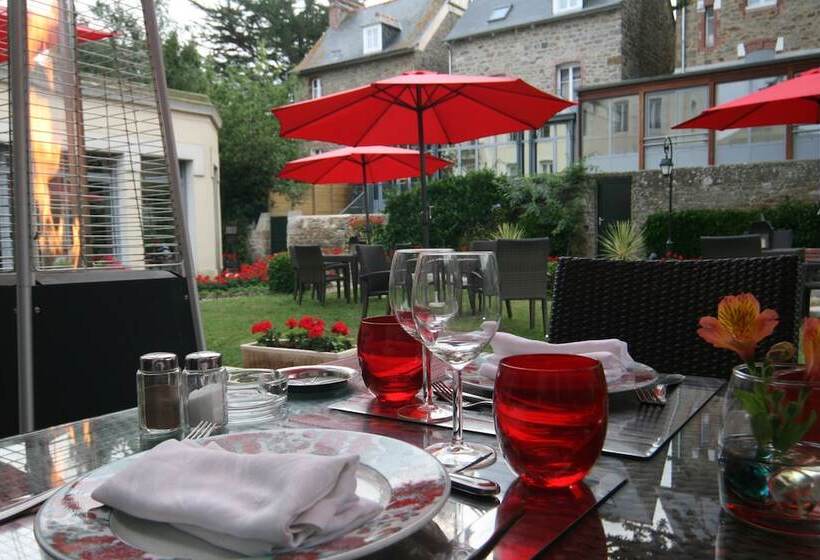 هتل Grand Hôtel De Courtoisville