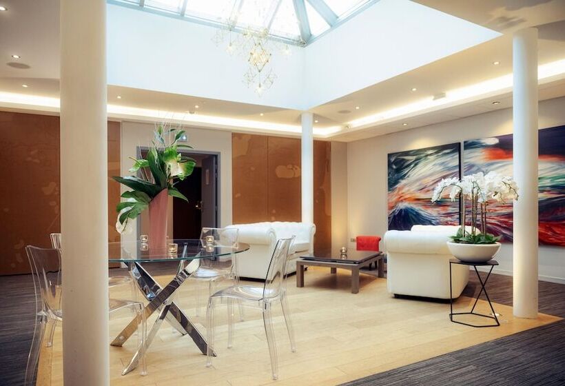 هتل Grand Hôtel De Courtoisville