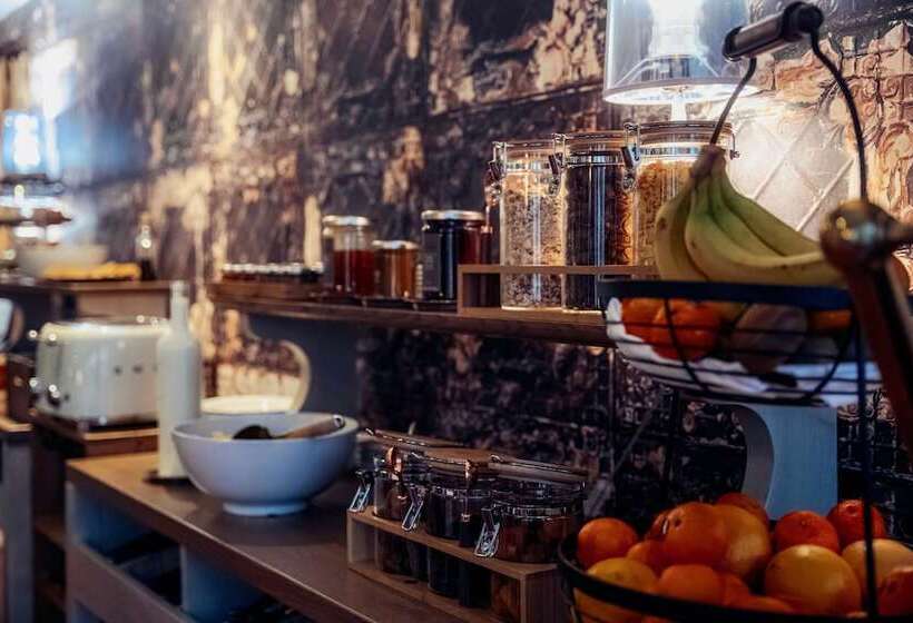 هتل Grand Hôtel De Courtoisville