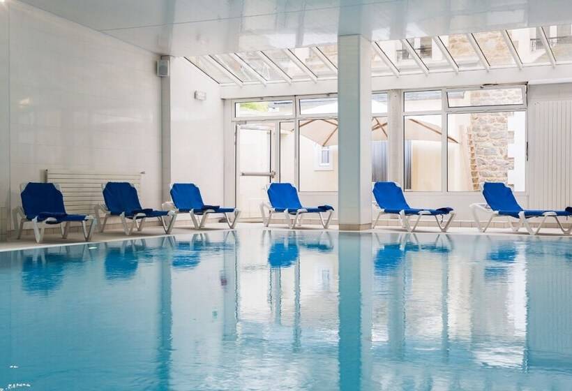 هتل Grand Hôtel De Courtoisville