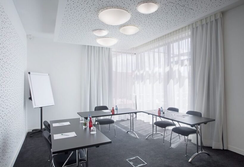 فندق Holiday Inn Express Marseille Saint Charles, An Ihg