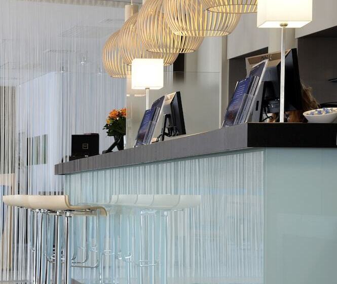 فندق Holiday Inn Express Marseille Saint Charles, An Ihg