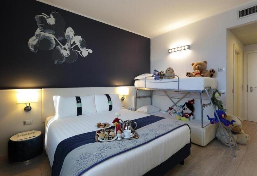 فندق Holiday Inn Milan Nord Zara, An Ihg