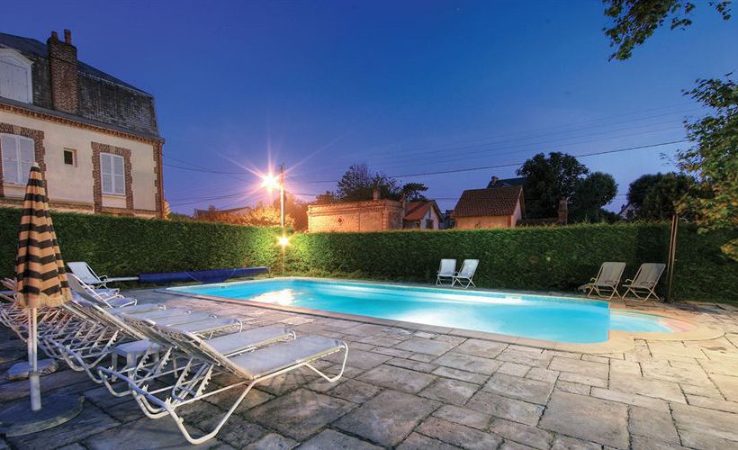 Отель Hôtels & Résidences La Closerie Cote Casino