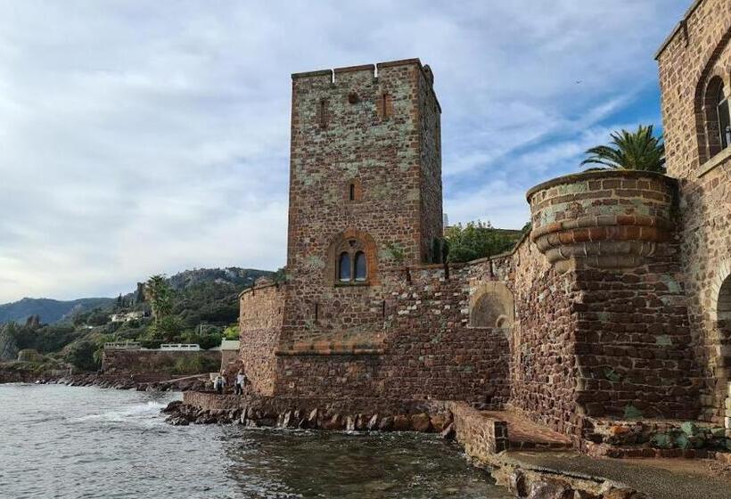 호텔 Hôtel De La Corniche D'or