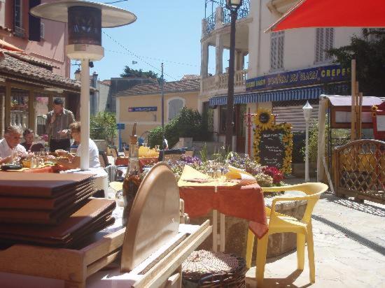 호텔 Hôtel De La Corniche D'or