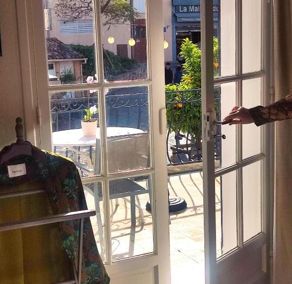 호텔 Hôtel De La Corniche D'or