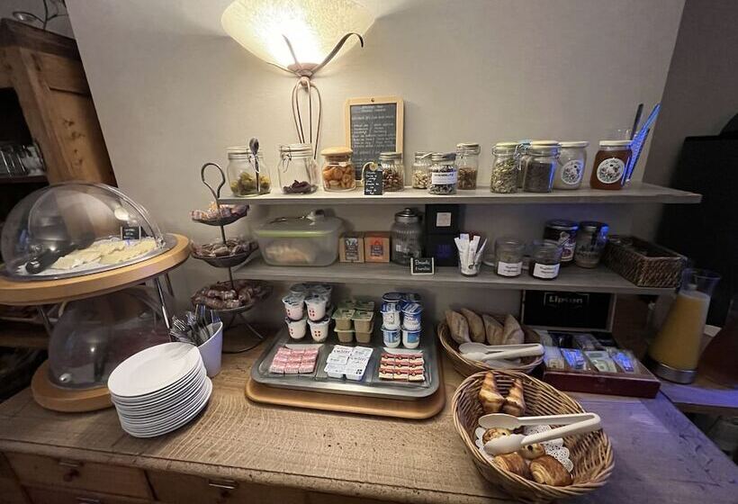 Отель Hôtel De Troyes