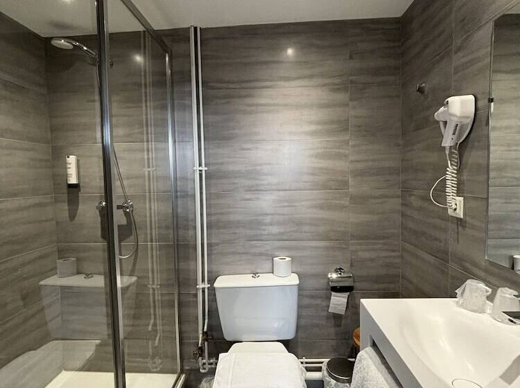 Отель Hôtel De Troyes