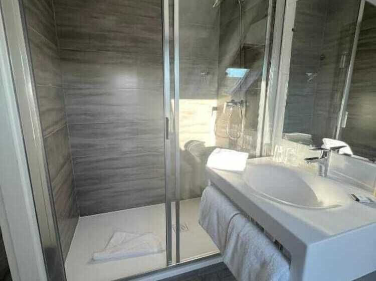 Отель Hôtel De Troyes