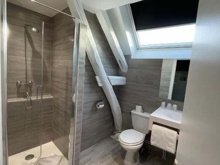 Отель Hôtel De Troyes