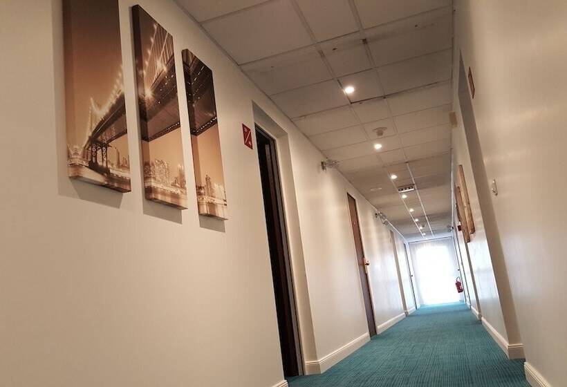 Отель Hôtel Eclipse