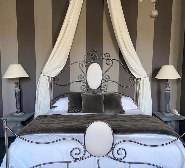 Отель Hôtel Gounod