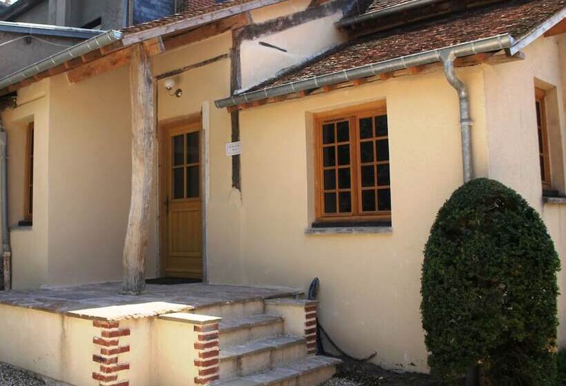 Отель Hôtel La Licorne & Spa