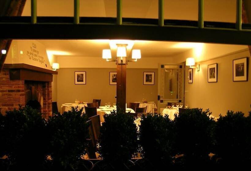 Отель Hôtel La Licorne & Spa