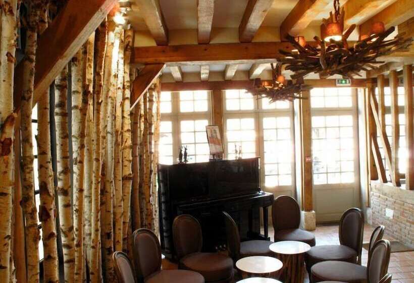 Отель Hôtel La Licorne & Spa