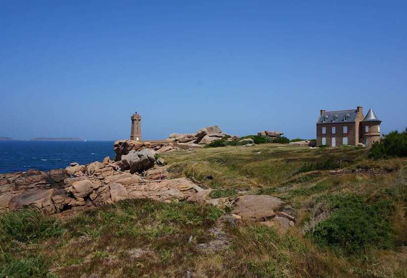 هتل Hôtel Les Costans, The Originals Relais