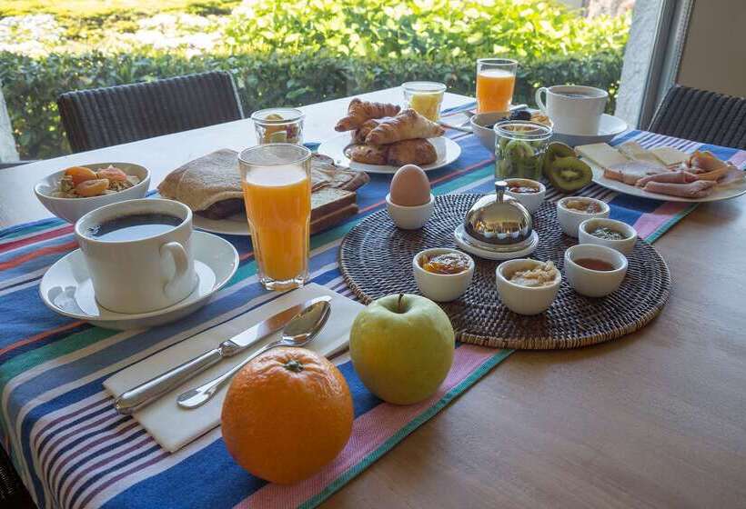 هتل Hôtel Les Costans, The Originals Relais