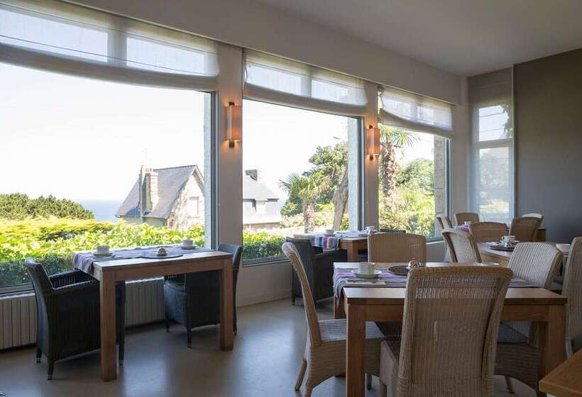 هتل Hôtel Les Costans, The Originals Relais