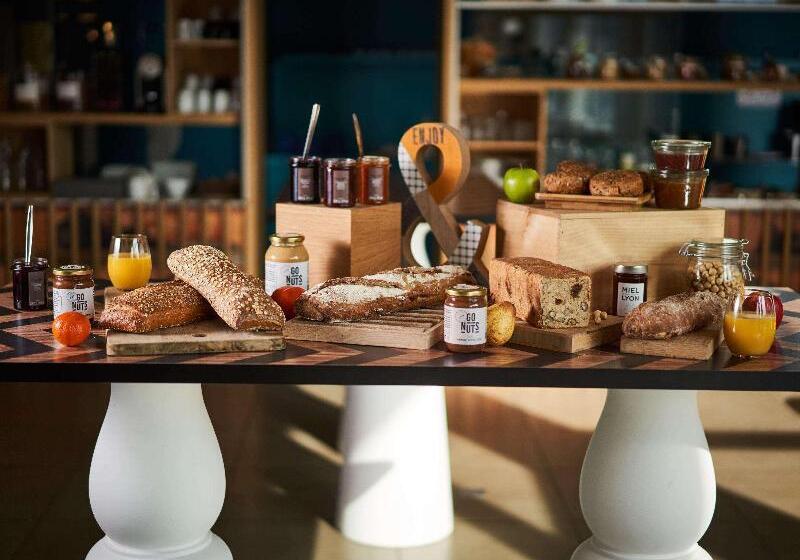 Отель Hôtel Mercure Lyon Genas Eurexpo