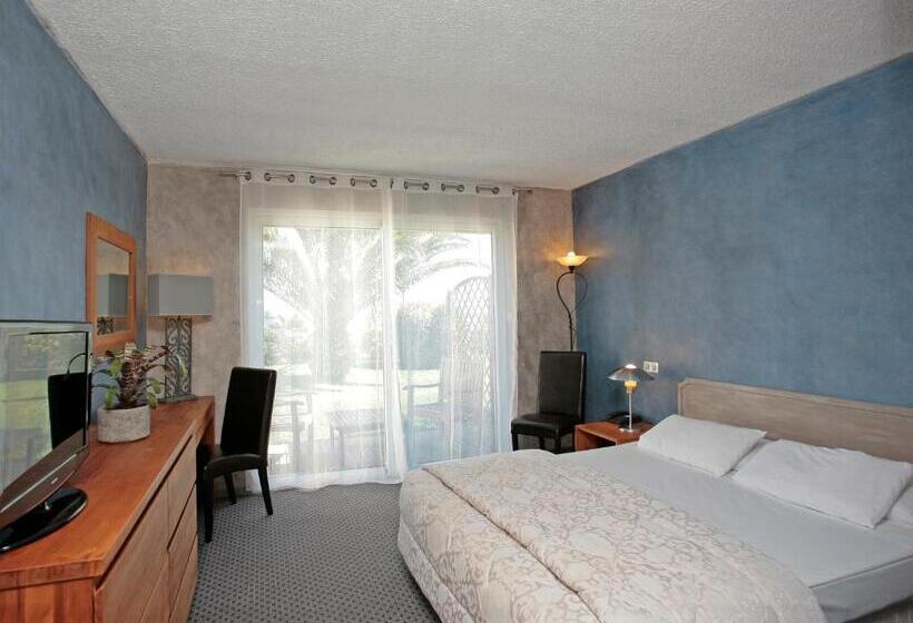 هتل Hôtel Pineto