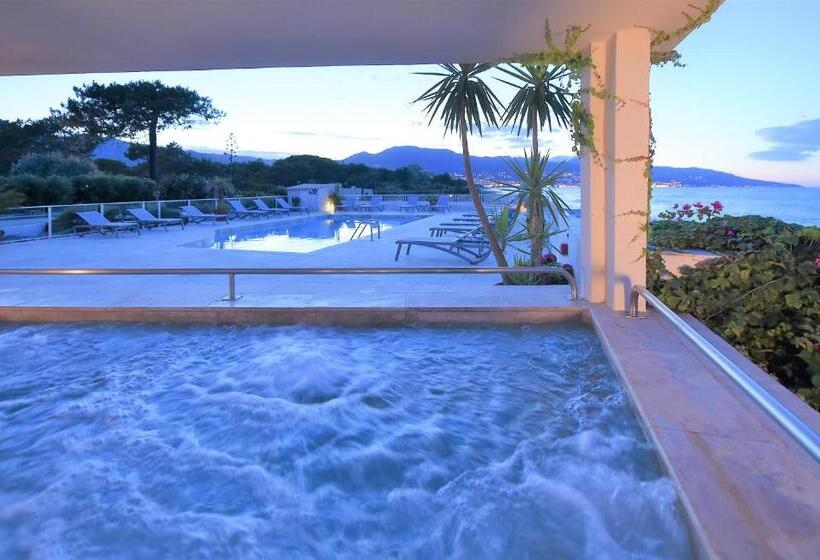 هتل Hôtel Pineto