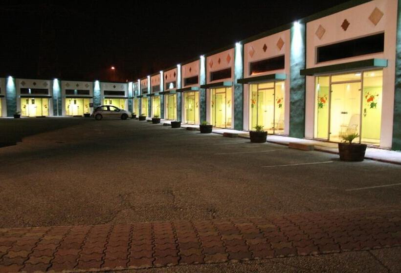 בית מלון כפרי Hôtel Restaurant Caribou