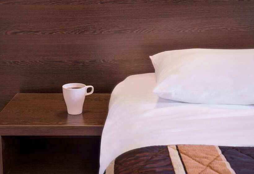 ホテル Hôtel Restaurant Les Coquelicots, The Originals Relais