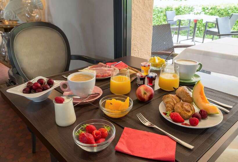 ホテル Hôtel Restaurant Les Coquelicots, The Originals Relais