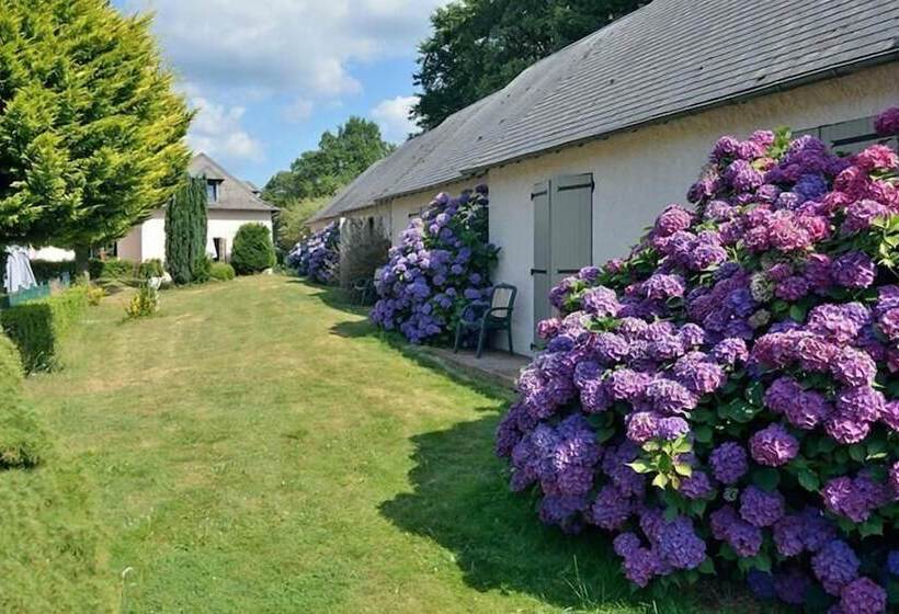 ホテル Hôtel Restaurant Les Coquelicots, The Originals Relais