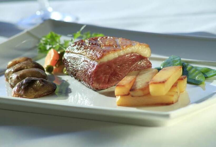 ホテル Hôtel Restaurant Les Coquelicots, The Originals Relais